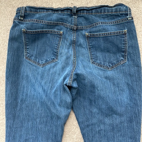 Old Navy Flirt Jeans - Picture 8 of 9